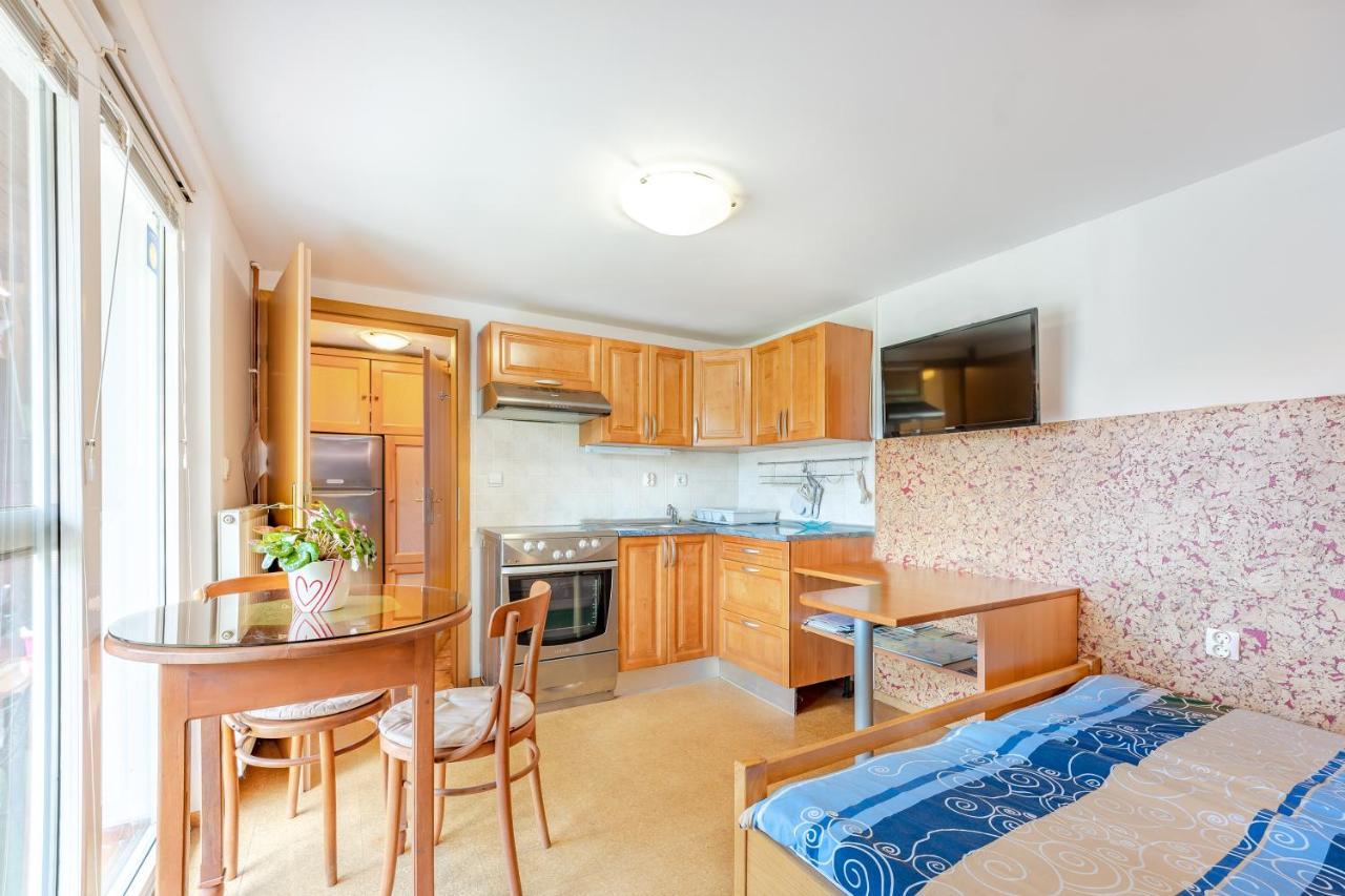 Fortun Estate - Apartmaji Ob Reki Kolpi Metlika Extérieur photo